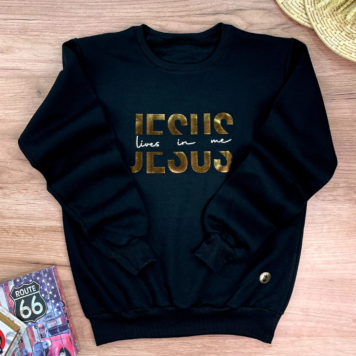 Moletom Preto Jesus Lives in Me - Produto